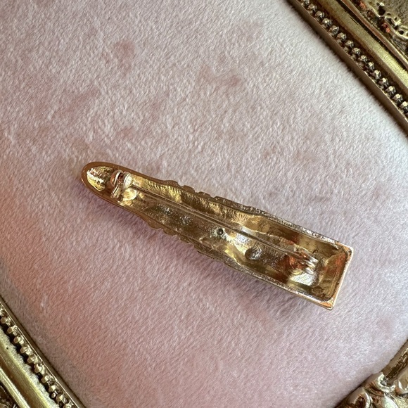 Red & Black Enamel & Crystal Lipstick Lapel Brooch Pin Perfect Gift Makeup Fan - Picture 4 of 9